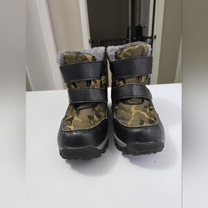 UBFEN Camo Winter Snow Boots For Kids – Size 2– Warm and Durable